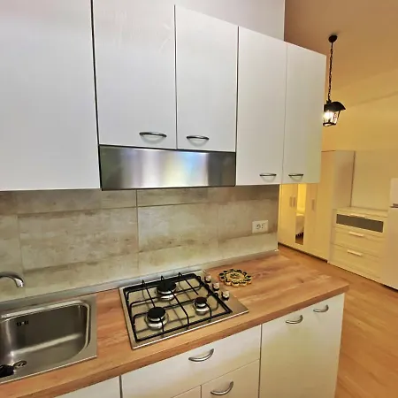 Calabrisella 营地 *